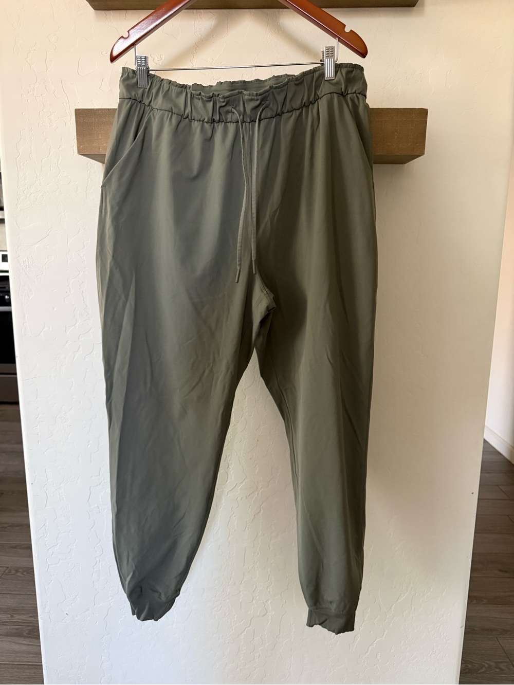 Lululemon|Olive Green Drawstring Jogger Pants,athletic loungewear style•Size 14 - Picture 4 of 10